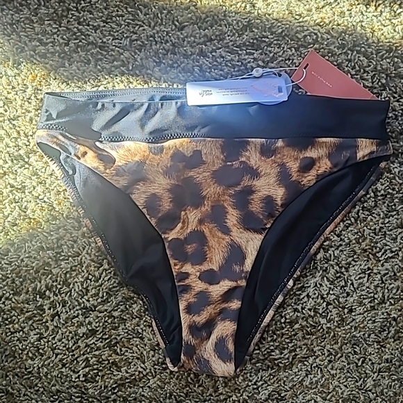 NWT PILYQ PQ JUNGLE SZ L HIGH WAIST BOTTOMS & REVERSIBLE DREW KNOT TIE TOP sz D - Picture 5 of 6